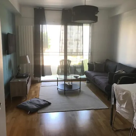 아파트 Appartement, Center 3